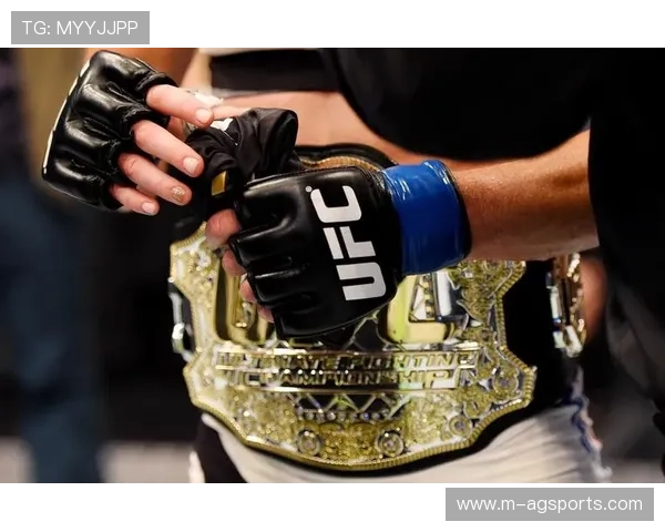 派拉蒙+基础月费7.99美元，包年60美元可观看全部UFC赛事